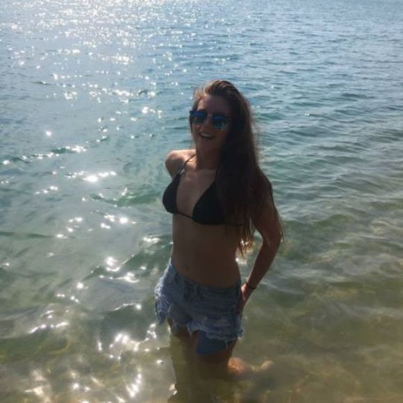 Meet your Posher, Danielle