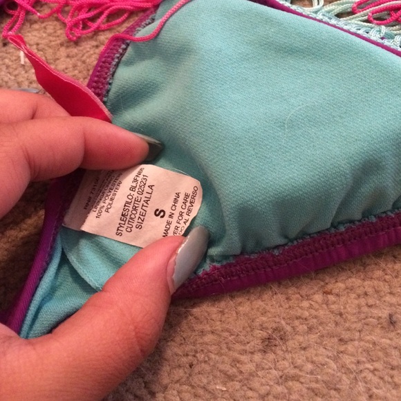 Bikini - Picture 2 of 4