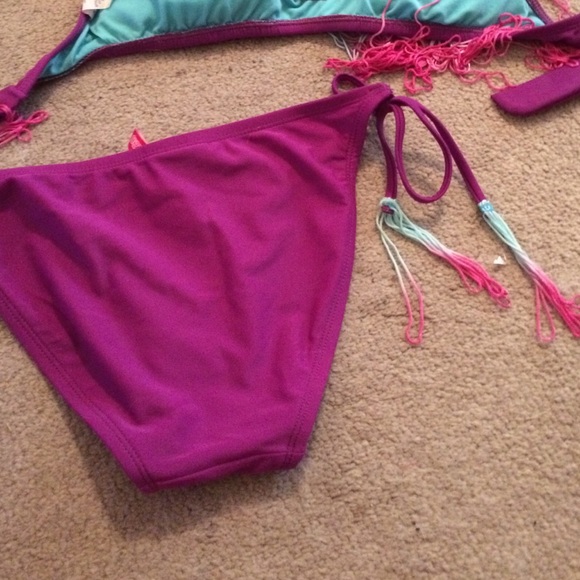 Bikini - Picture 4 of 4