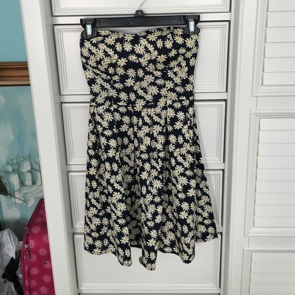 Strapless daisy summer dress!