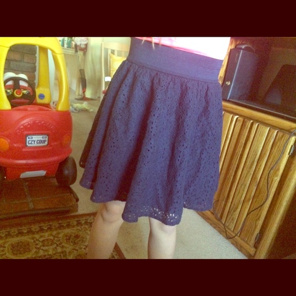 Hi waisted navy blue skirt