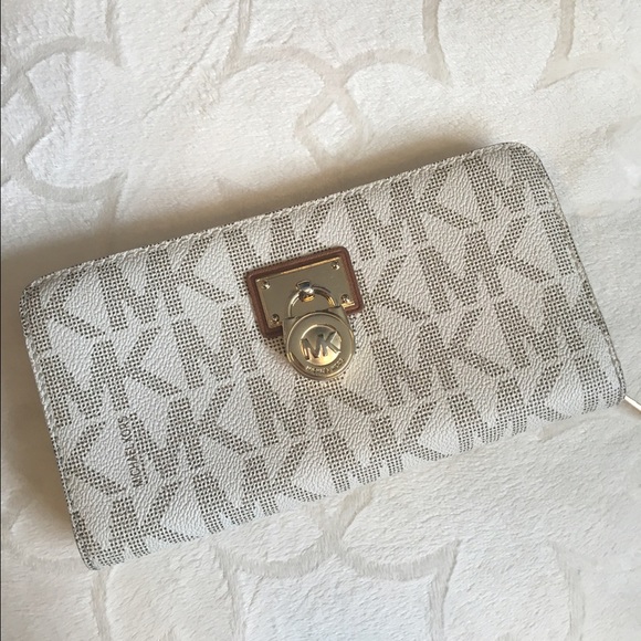 Michael Kors wallet