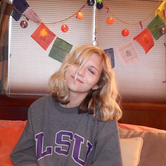 Meet your Posher, Cassidy - Picture 1 of 1