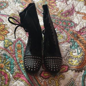 CANDIES. Black combat boots. Size 9.