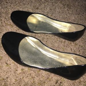 Black gloss dressy flats size 6 1/2