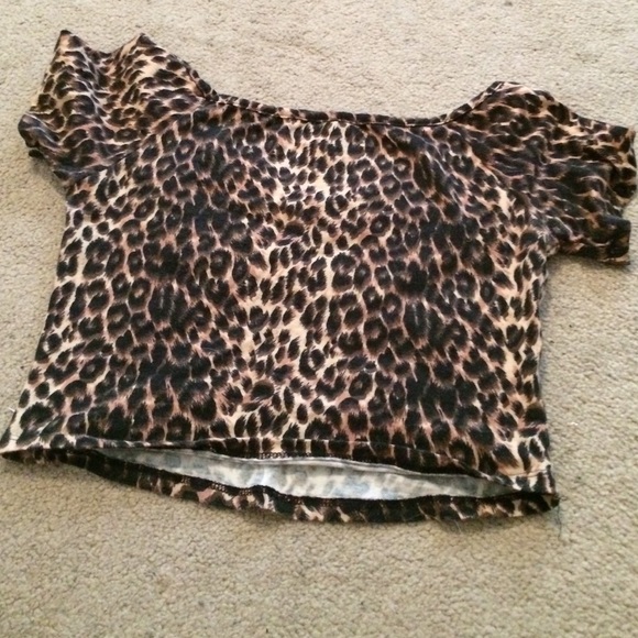 Crop top - Picture 2 of 3