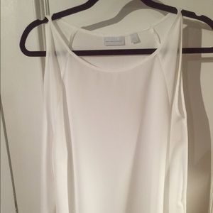 WHITE BLOUSE WITH SHOULDER SLITS