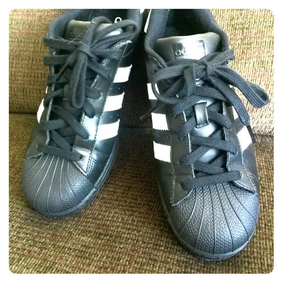 Adidas Shoes - Women/Men shoe