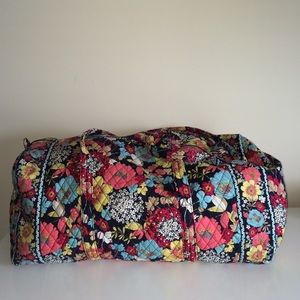 Vera Bradley XL Travel Duffel Bag (Happy Snails)