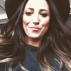 Meet your Posher, Abella