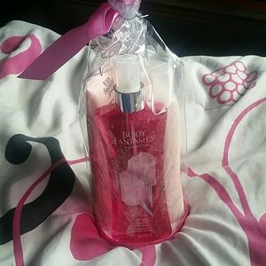 Body Fantasies signature body set
