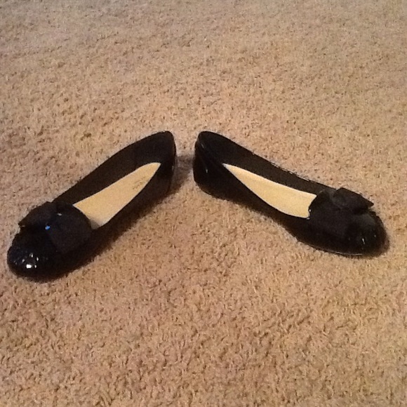Kate Spade black patent leather flats size 6 - Picture 2 of 4