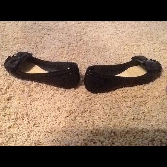 Kate Spade black patent leather flats size 6 - Picture 3 of 4