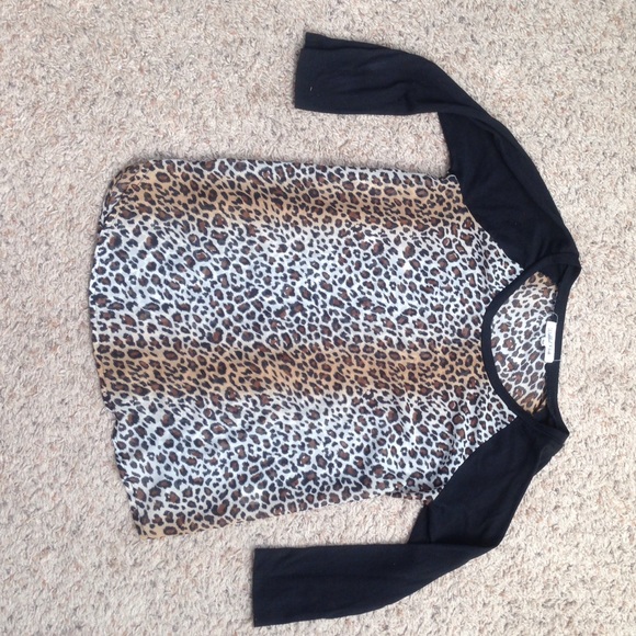 Leopard print 3/4 sleeve top