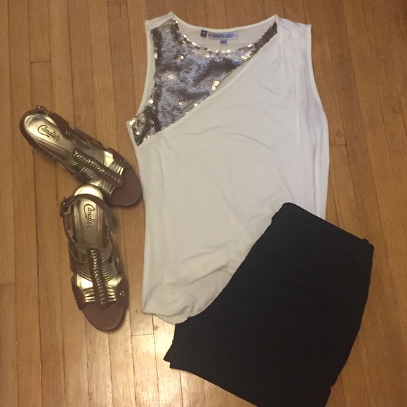 BOGO Bundle of 2 dressy tops - Picture 3 of 4