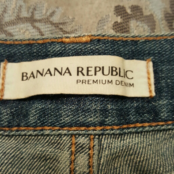 Banana Republic Boyfriend Jeans Distressed with pa