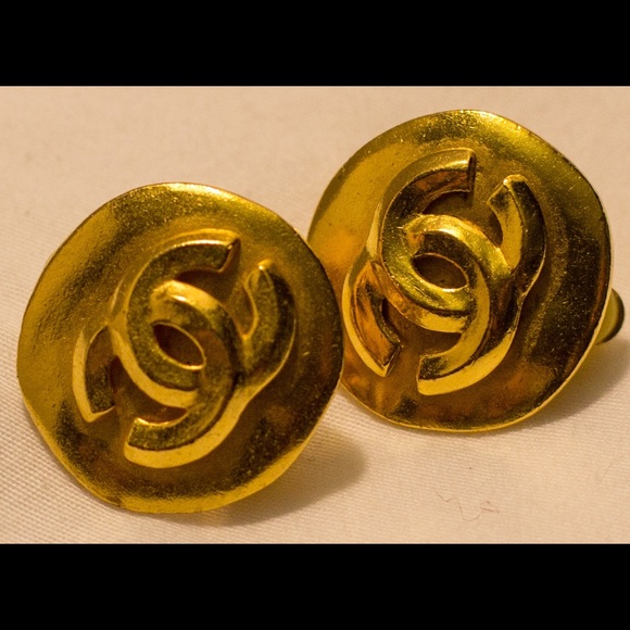 CHANEL Vintage clip ons