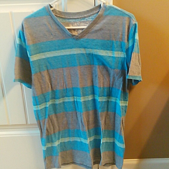Men's v-neck t-shirt