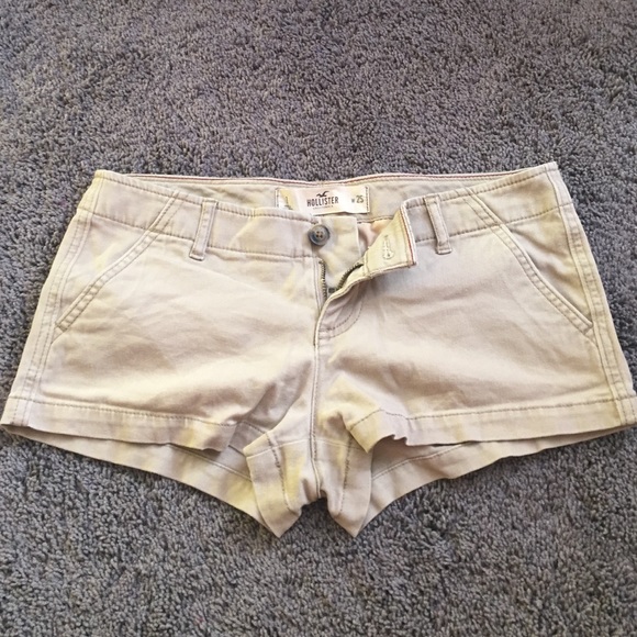 Short khaki