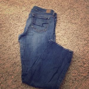 Capri double button jeans