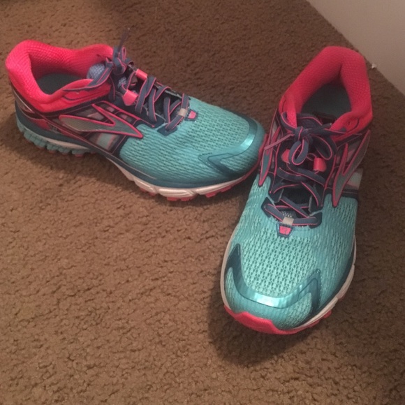 Brooks Ravenna Running Shoes