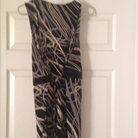 Multicolor sleeveless tie back blouse - Picture 3 of 3