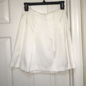 White skirt w/ black piped lining zipper
