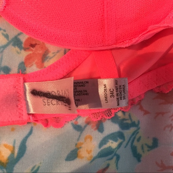 Pink Lace Victorias Secret Bra - Picture 3 of 3