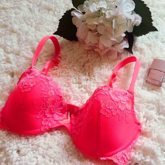 Victoria's Secret Other - Pink Lace Victorias Secret Bra