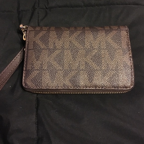 Authentic MK Wristlet - Picture 2 of 4