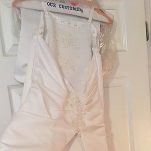 Beautiful flower girl dress mint condition