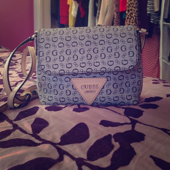Guess crossbody NWOT