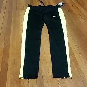 NIKE pro essential legging medium