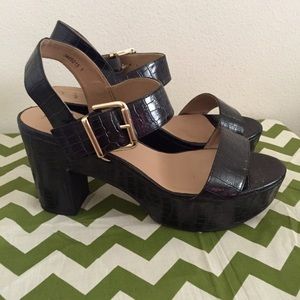Wide Fit Block Healed Sandals