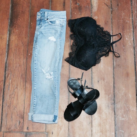 American Eagle Outfitters Pants - Ripped Capris