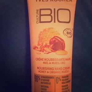 Nourishing hand cream honey and muesli
