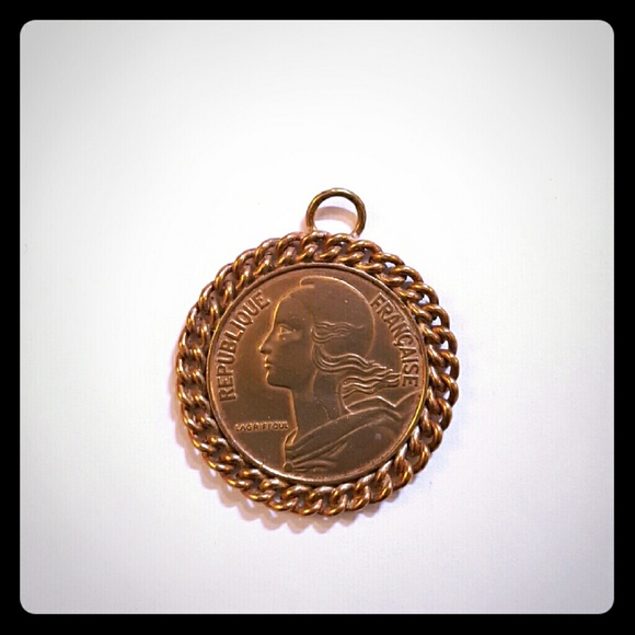 France Francaise 20 Centimes 1967 Coin Pendant.