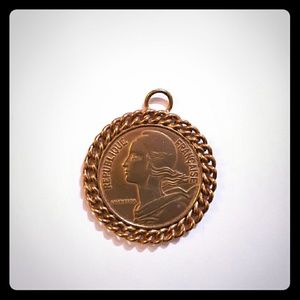 France Francaise 20 Centimes 1967 Coin Pendant.