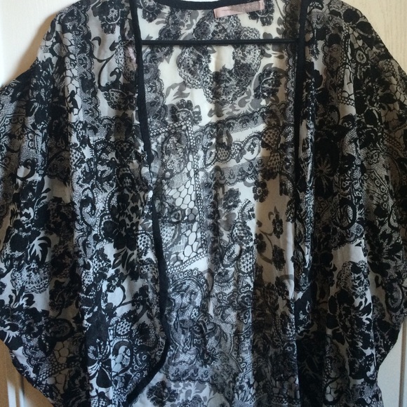 Cardigan - Picture 2 of 4