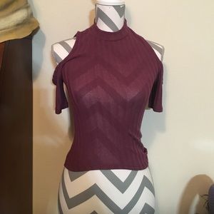 ❤️💕 PACSUN Kendall & Kylie Cold Shoulder Top 💕❤️