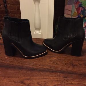 Black heeled Boots