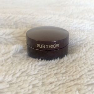 Laura Mercier under eye concealer in shade 0.5
