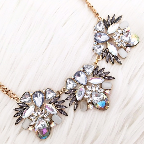 New York & Company Jewelry - NY&Co iridescent statement necklace
