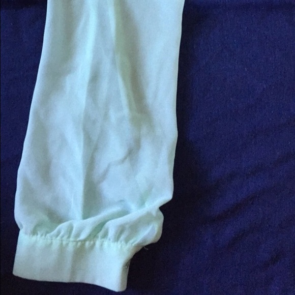 Button up shirt - Picture 3 of 3