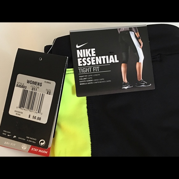 SOLD😁💥NIKE ESSSENTIAL... Tight Fit