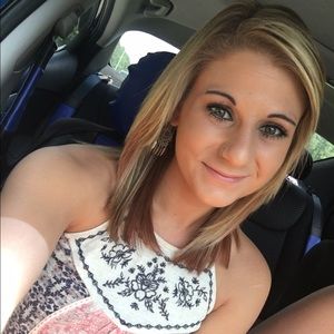 Meet your Posher, Katelyn