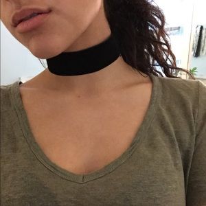 Thick black choker