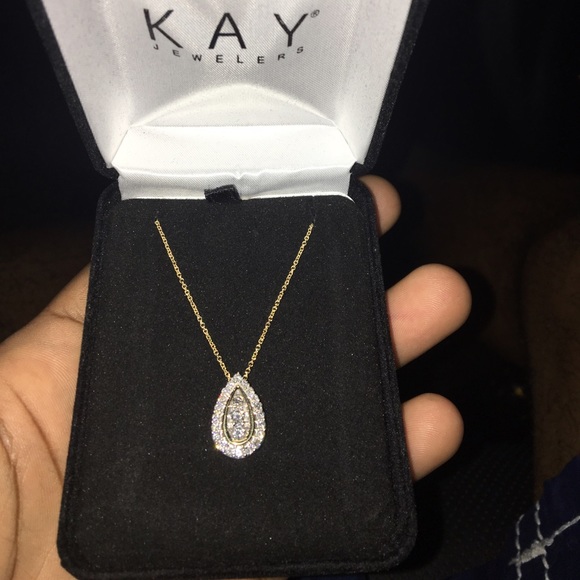Auth diamond necklace