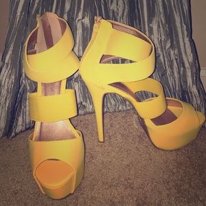 Mustard heels