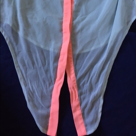 Sheer tie button up